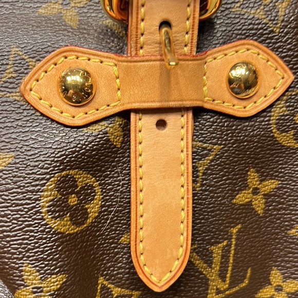 Louis Vuitton Monogrammed GM Travoli - Picture 2 of 16